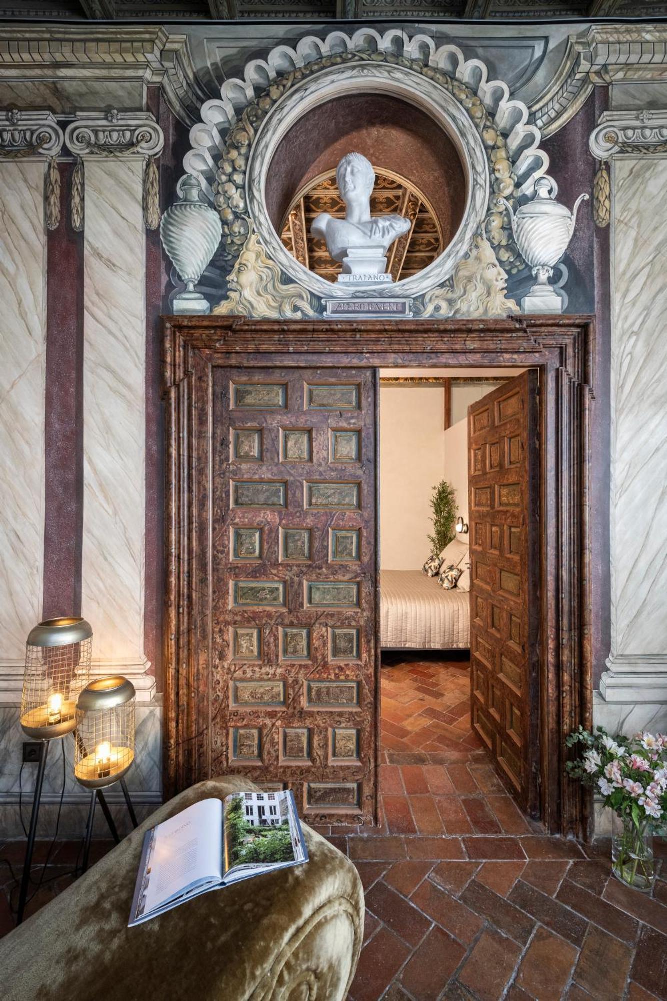 Appartamento Gandesa, Palace House