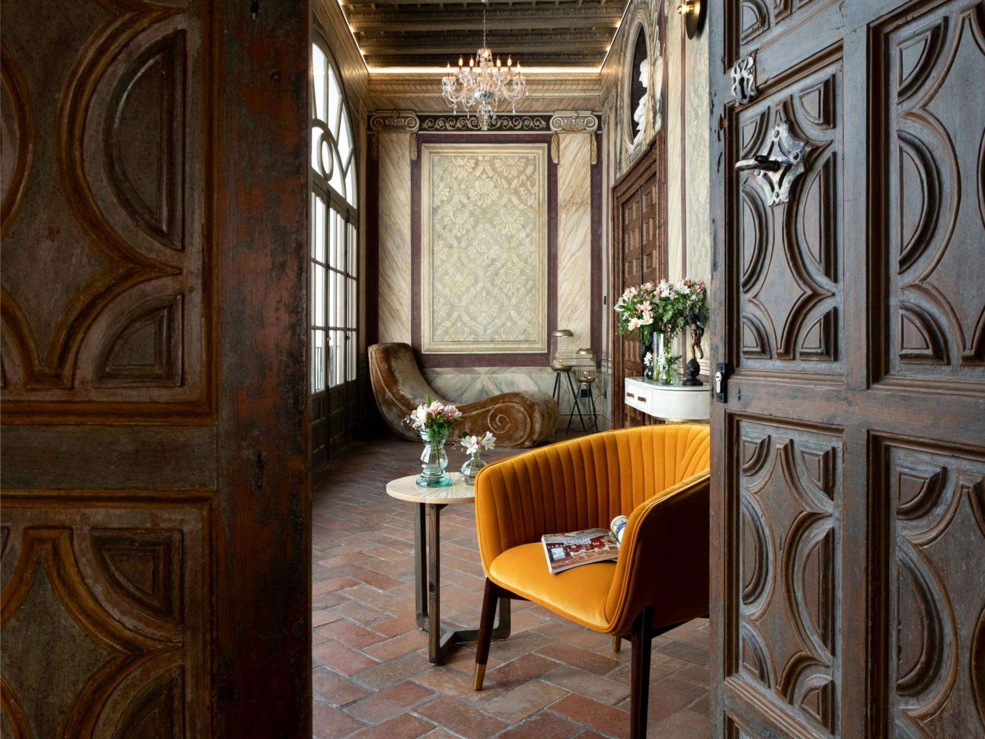 Appartamento Gandesa, Palace House